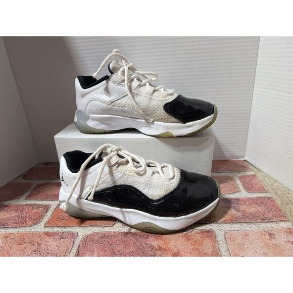 Nike Boys Jordan 11 CMFT Low DV2208-100 White Black Shoes Sneakers Size 5.5 Y - Picture 7 of 10